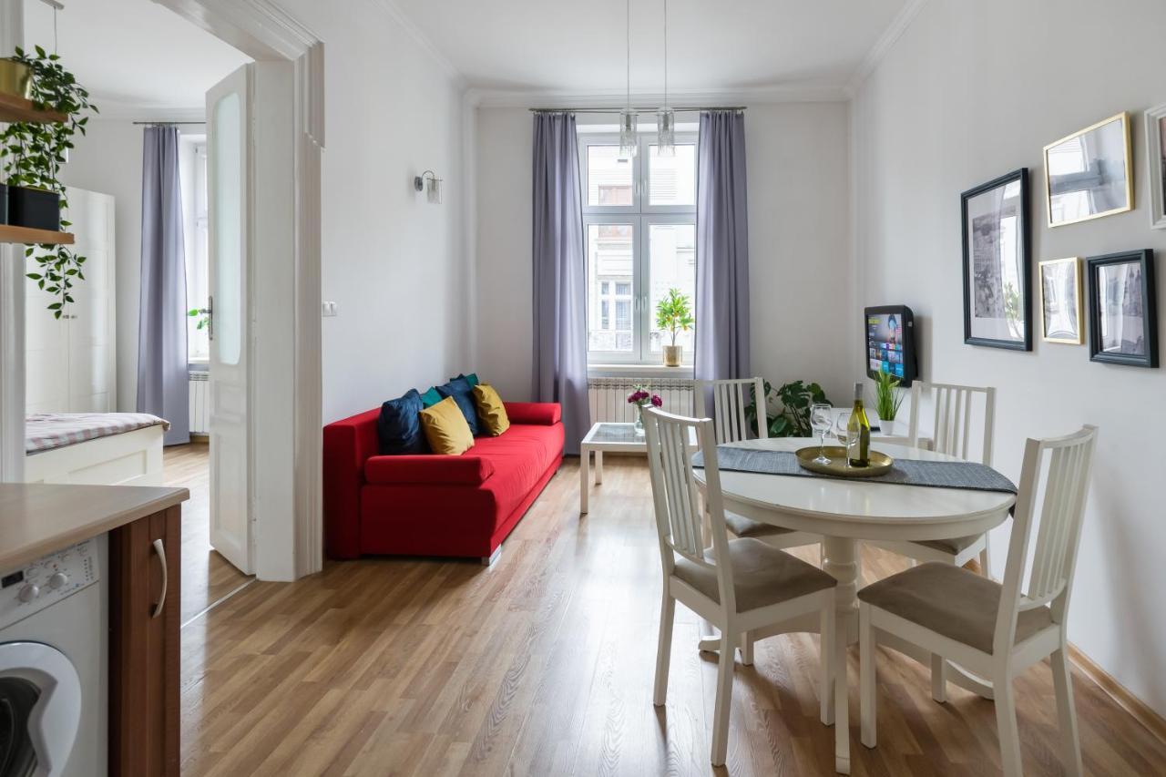 Discover Krakow Apartments - 3 Rakowicka St - Classic Apartments Near Main Station - Netflix Exterior photo