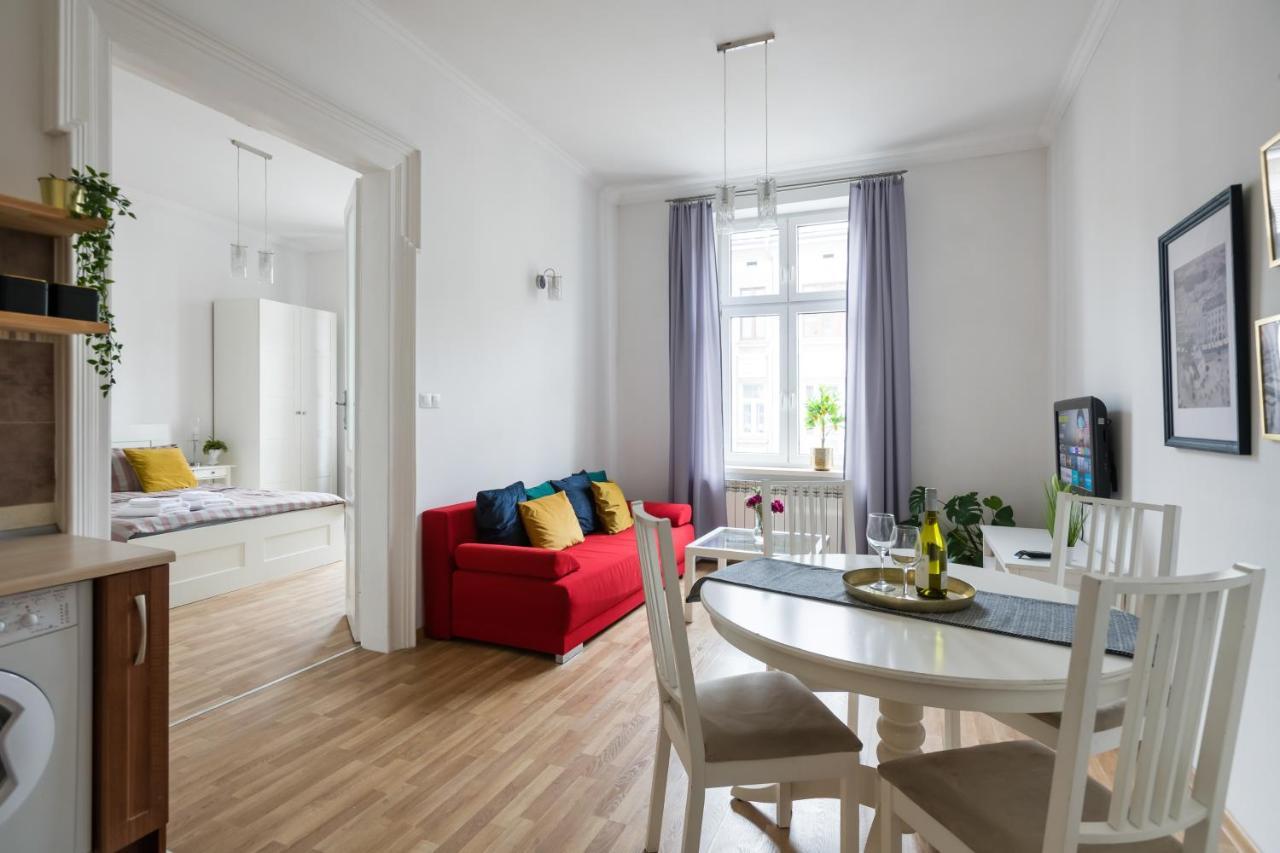 Discover Krakow Apartments - 3 Rakowicka St - Classic Apartments Near Main Station - Netflix Exterior photo