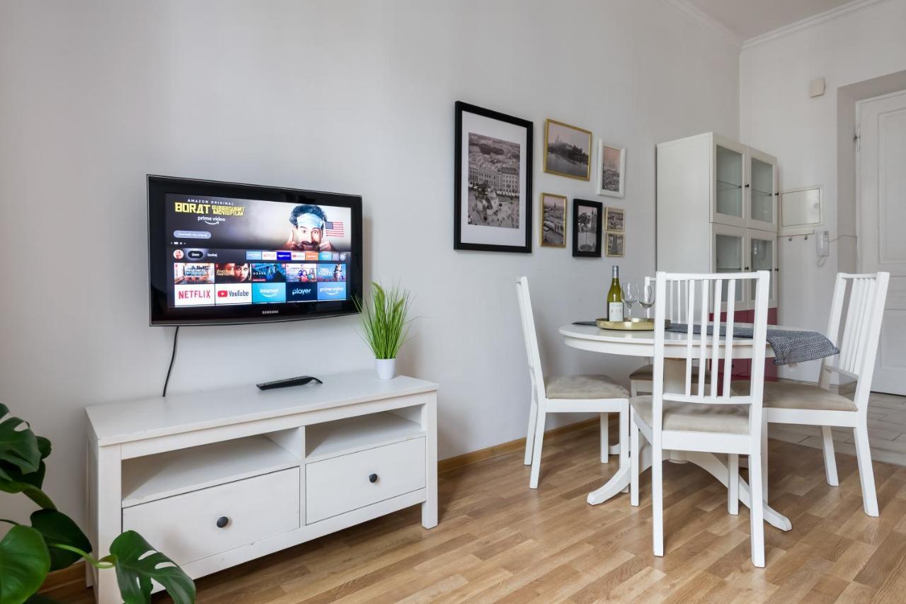 Discover Krakow Apartments - 3 Rakowicka St - Classic Apartments Near Main Station - Netflix Exterior photo